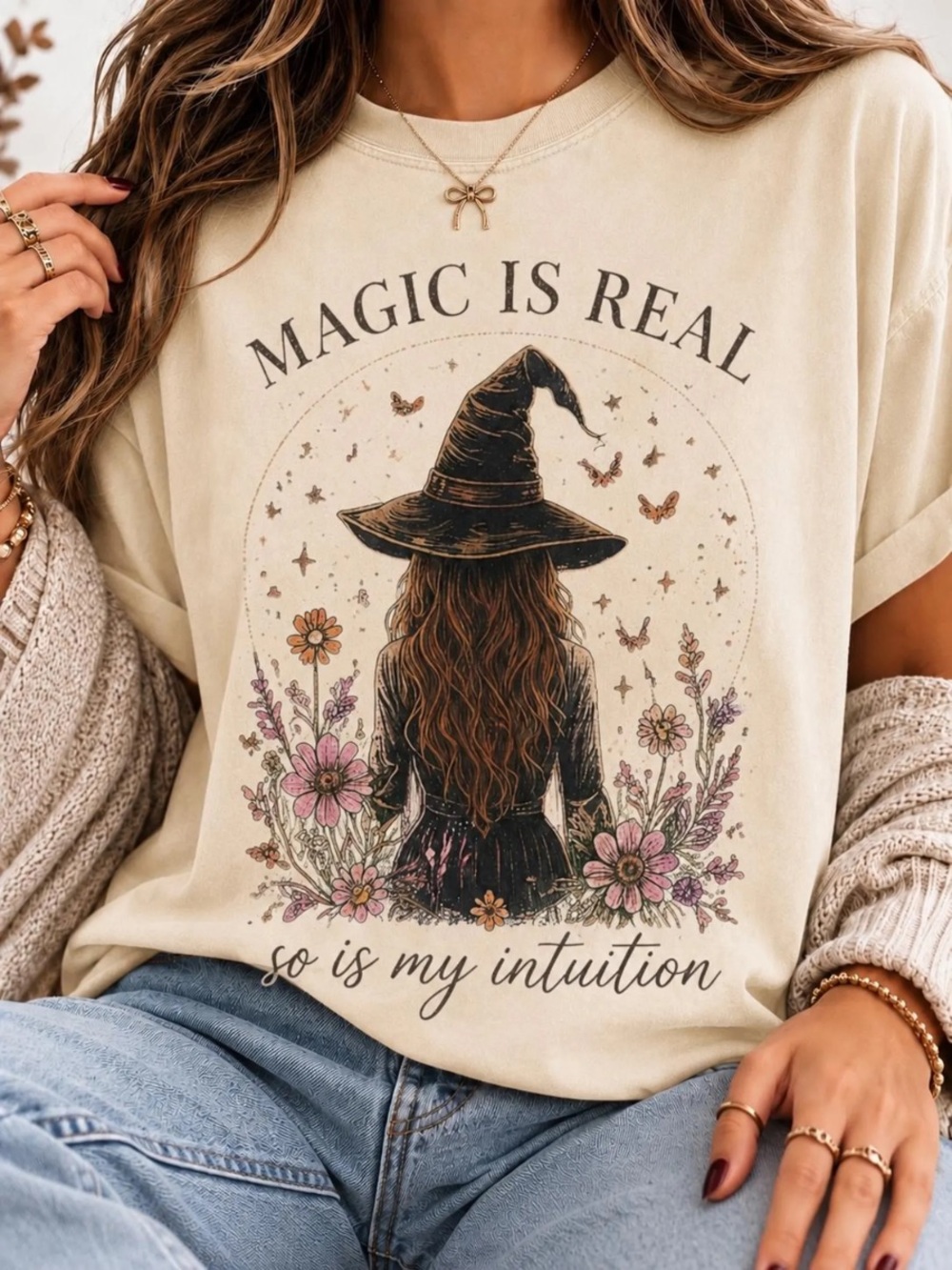 Off White Beige 'Magic Is Real' Short Sleeve Tee
